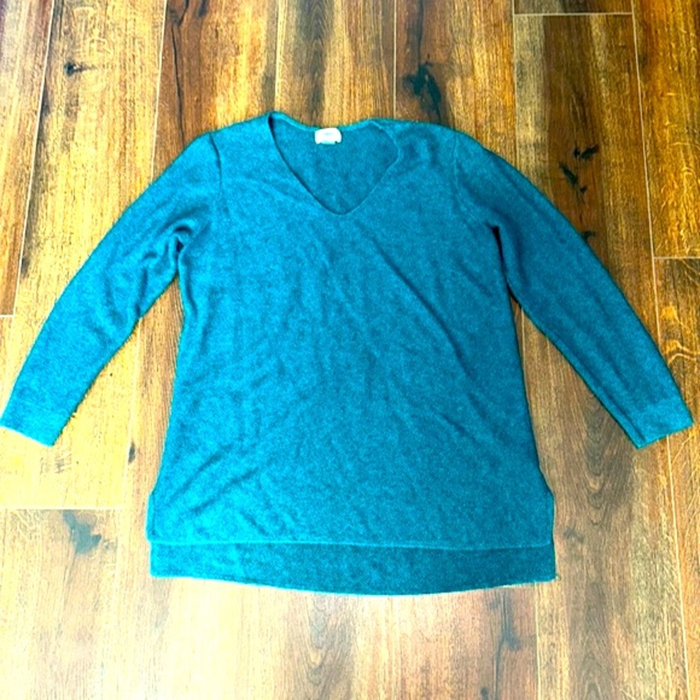 Old Navy V-Neck Dark Teal Long Sleeve Sweater Size XL.